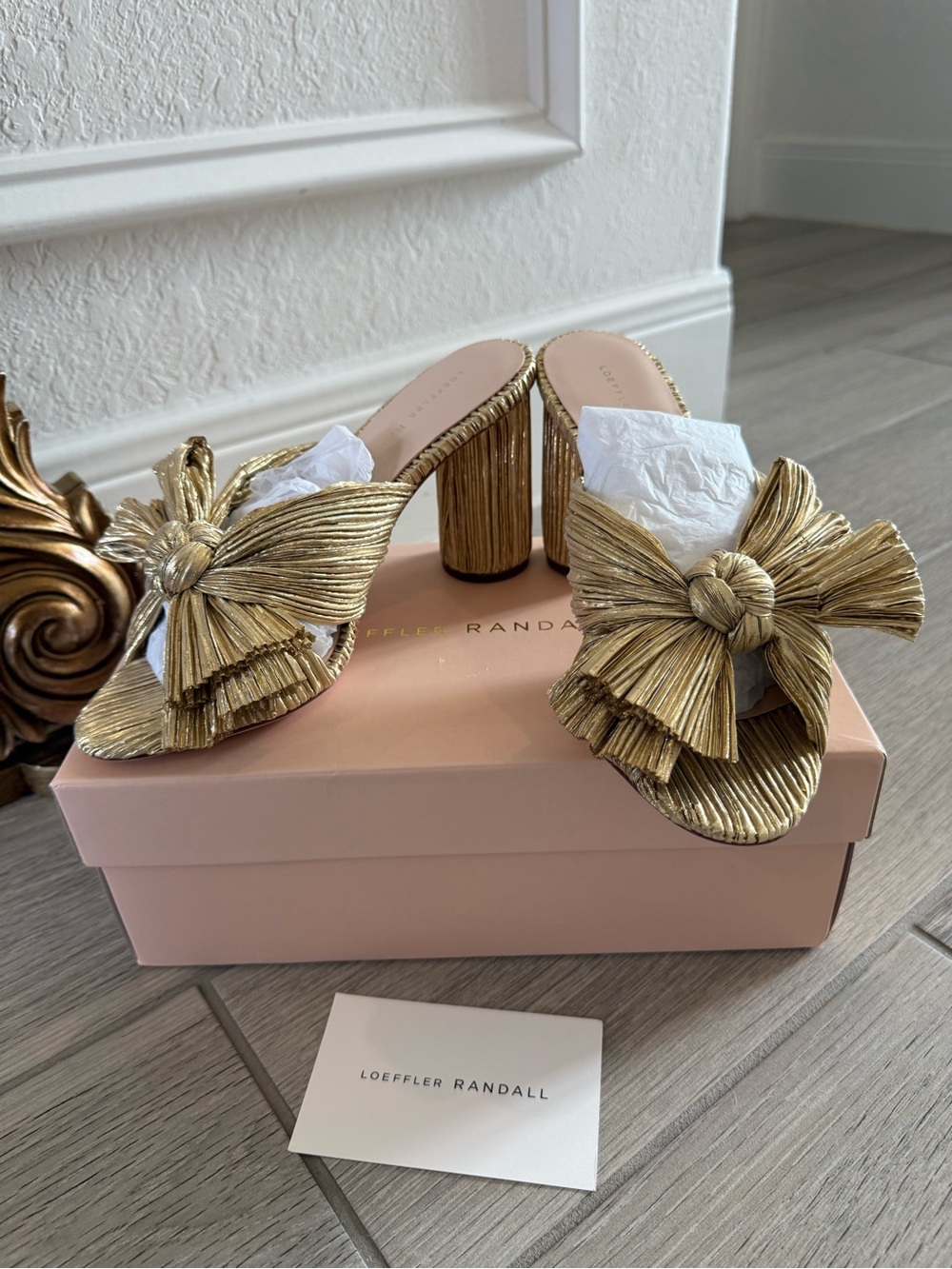 New in Box Loeffler Randall Penny Bow Metallic Gold Pleated Dress Sandals 6.5 - Picture 7 of 11